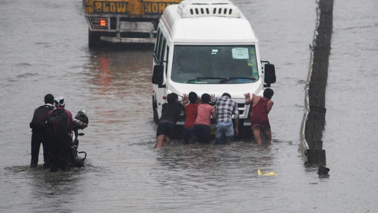 Weather Forecast: दिल्ली-यूपी से लेकर राजस्थान तक कितनी होगी बारिश? आ गया मौसम विभाग का अपडेट