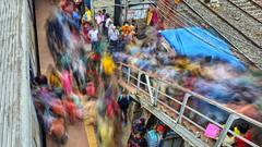 Indian Railway: হলুদ-কালোয় স্টেশনের নাম, সারা দেশে এই নিয়ম কেন জানেন?