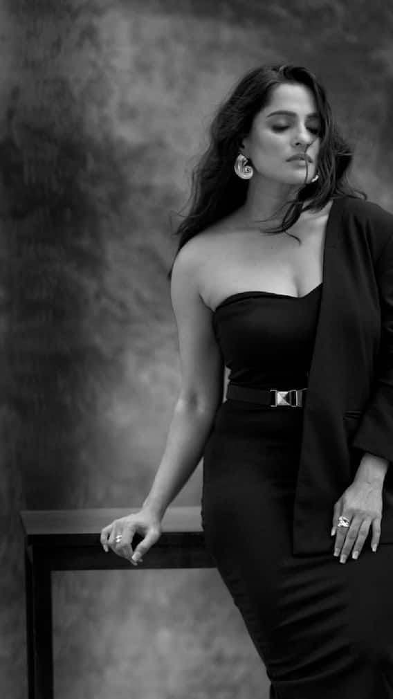 ऑफ शोल्डर मध्ये प्रिया बापटचा जलवा!