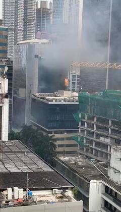 मुंबईतील टाईम्स टॉवरला भीषण आग; अग्निशमन दलाकडून आगीवर नियंत्रण मिळवण्याचे प्रयत्न सुरु
