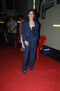 ब्लू पैंट सूट में दिखा आलिया भट्ट का 'लेडी बॉस' लुक, पैपराजी को दिए किलर पोज... देखें तस्वीरें