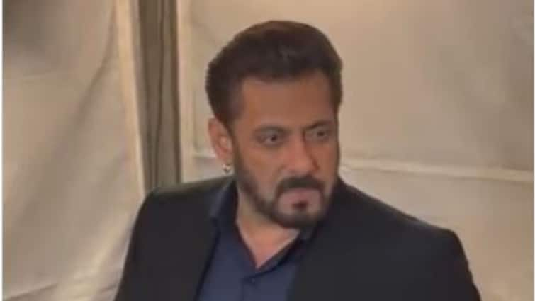 Viral Video Salman Khan Facing Breathing Issues After Rib Injury At Bigg Boss 18 Event Watch Salman Khan Facing Breathing Issues After Rib Injury? Watch Video