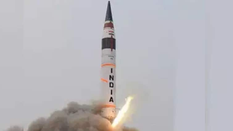 India Successfully Test Fires Agni 4 Ballistic Missile Range over 4000 Km पलभर में पूरा पाकिस्तान होगा जद में! भारत ने बैलिस्टिक मिसाइल अग्नि-4 का किया सफल परीक्षण, जानें कितनी खतरनाक है ये?