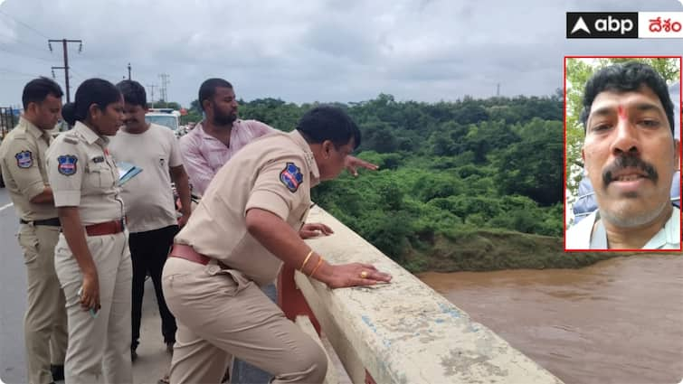 Constable Committed Suicide by Jumping into Godavari at Bhadrachalam Bridge Constable Suicide: బ్రిడ్జి పైనుంచి గోదావరిలోకి దూకి కానిస్టేబుల్ ఆత్మహత్య, కారణం ఏంటంటే!