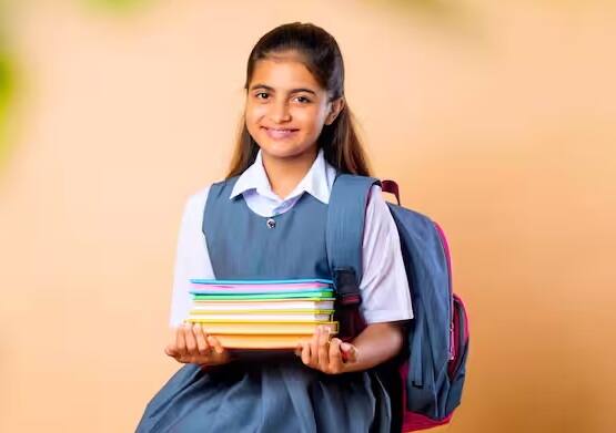 CBSE ના ધોરણ 10 અને 12 ના વિદ્યાર્થીઓએ ફોર્મ ભરવા અને પરીક્ષા માટે પોતાને રજીસ્ટર કરવા માટે પરીક્ષા સંગમ પોર્ટલની મુલાકાત લેવાની રહેશે. આ કરવા માટેના પોર્ટલનું એડ્રેસ છે – parikshasangam.cbse.gov.in. ફોર્મ ભરવા ઉપરાંત તમે અહીંથી વધુ અપડેટ્સ પણ જાણી શકો છો.