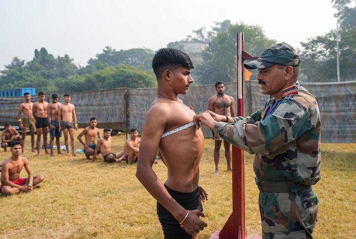 हालांकि, 17 जून, 2024 को अग्निपथ योजना को बदलाव के साथ फिर से शुरू करने की खबर (सोशल मीडिया पर सैनिक सम्मान योजना से जुड़ी खबर) को मोदी सरकार ने सिरे से फर्जी करार दिया था.