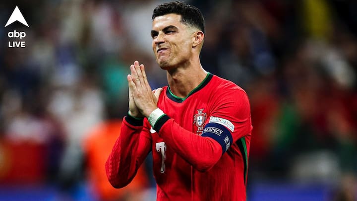 CR7: বিশ্ব ফুটবলের ইতিহাসে এই রেকর্ড আর কারও দখলেই নেই। মাইলফলক তৈরি করলেন রোনাল্ডো। এই তালিকায় দ্বিতীয় স্থানে রয়েছেন আর্জেন্তিনার ফুটবলার লিওনেল মেসি। তাঁর গোল সংখ্যা ৮৫৯।