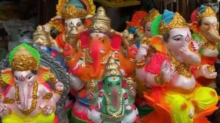 বিক্রির জন্য রাখা হয়েছে গণেশ মূর্তি। (ছবি সৌজন্য- এএনআই)
