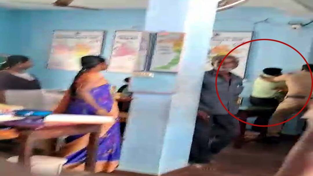 Dindigul news Temporary suspension of police inspector vehicle driver assaulted petitioner during hearing - TNN திண்டுக்கல்லில் மனுதாரரை தாக்கிய காவல் ஆய்வாளரின் ஓட்டுநர் பணி நீக்கம்