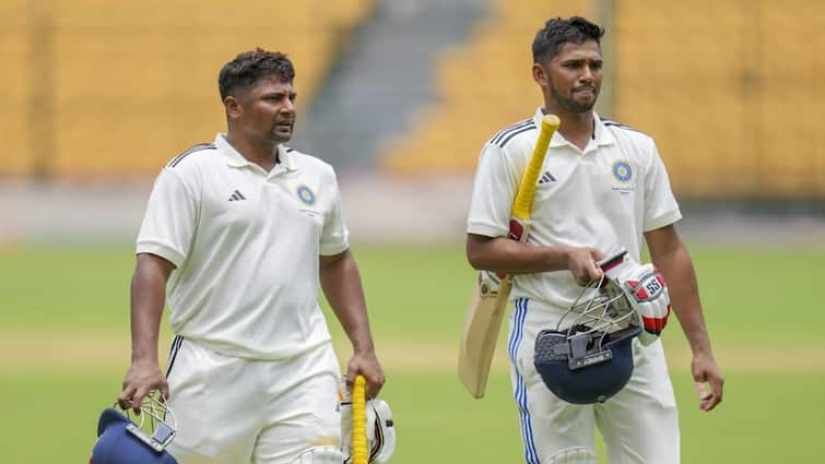 duleep trophy musheer khan storm century yashasvi jaiswal sarfaraz khan rishabh pant fail marathi news Musheer Khan Duleep Trophy : पहिल्या डावात शतक ठोकून मोडला सचिनचा विक्रम, मात्र दुसऱ्या डावात फोडला भोपळा; संघ सापडला अडचणीत