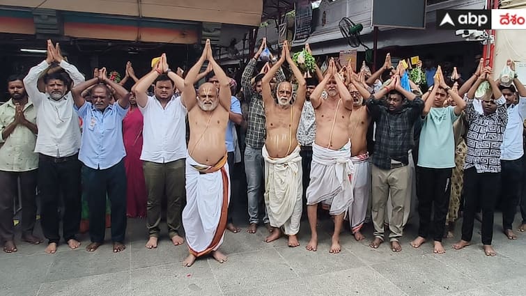 Chilkur Balaji Temple Devotees prays Chilukuru Balaji Temple for save people from heavy rains and floods Chilukuru Balaji Temple: వానలు ఆగాలని చిలుకూరు బాలాజీకి భక్తుల ప్రదక్షిణలు, అర్చకుల ప్రత్యేక పూజలు