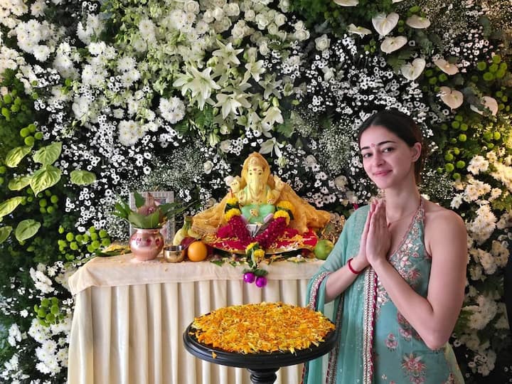 Ananya Panday delighted her fans with photos of her family’s Ganesh Chaturthi celebrations. (Image: Instagram: @ananyapanday)