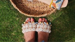 Festive Flair: How To Style Sliders For This Festive Season