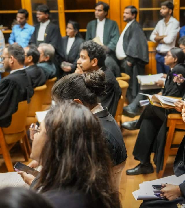 सुप्रीम कोर्ट ने कहा कि हाईकोर्ट एक ऐसी बच्ची की कस्टडी के मामले को देख रहा है जो अपनी मां की मौत के बाद छोटी सी उम्र से ही अपने ननिहाल पक्ष के रिश्तेदारों के पास रह रही है.