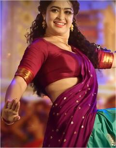 Apsara Rani: లంగా ఓణీలో అప్సరా రాణి... గ్లామర్ షో చేసే హీరోయిన్ సర్‌ప్రైజ్ చేసిందిగా