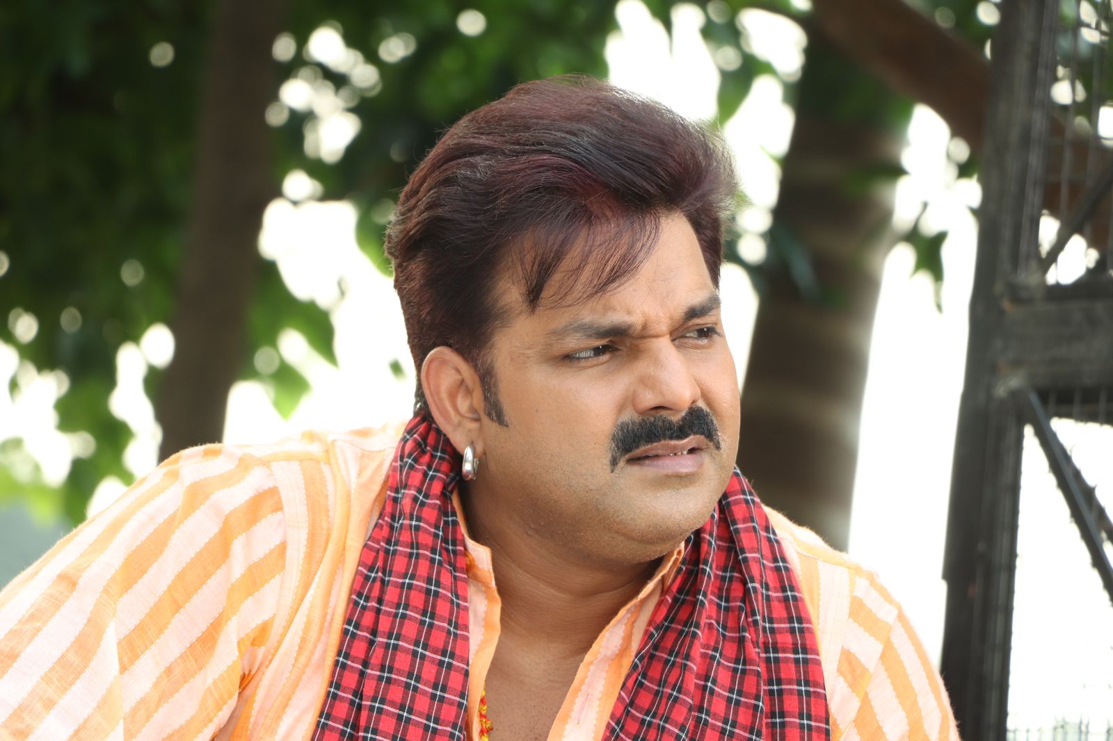 The magic of Bhojpuri film 'Sooryavansham' continues in the second week, Pawan Singh wreaked havoc at the box office!