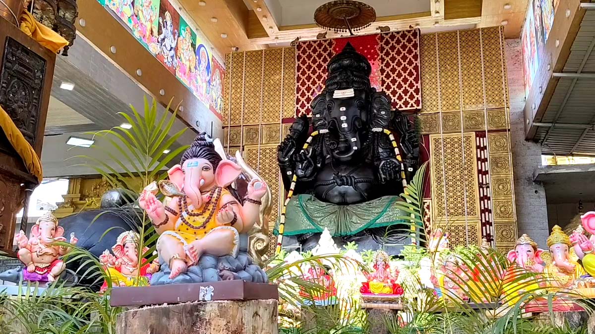 Vinayagar Chaturthi 2024: ஆசிய கண்டத்திலேயே மிக உயரமான 32 அடி உயரம் கொண்ட ஒரே கல்லால் ஆன விநாயகர் சிலை வழிபாடு !