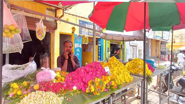 Dindigul news flowers price increase On the occasion of Ganesha Chaturthi - TNN Vinayagar Chaturthi 2024: விநாயகர் சதுர்த்தியையொட்டி தேனி , திண்டுக்கல்லில் பூக்கள் விற்பனை அதிகரிப்பு