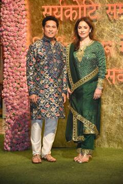 Kareena Kapoor-Saif Ali Khan To Salman Khan, Aamir Khan: Celebs Attend Ambanis' Ganesh Chaturthi Celebrations