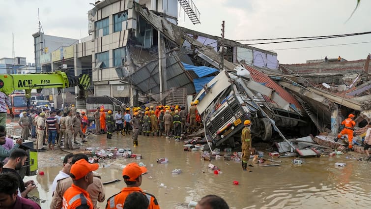 Lucknow News Building Collapses In Transport Nagar Sarojini Nagar Police Station Area Many Feared Trapped Lucknow: 5 Dead, 28 Injured As Building Collapses In Transport Nagar; Rescue Efforts Continue