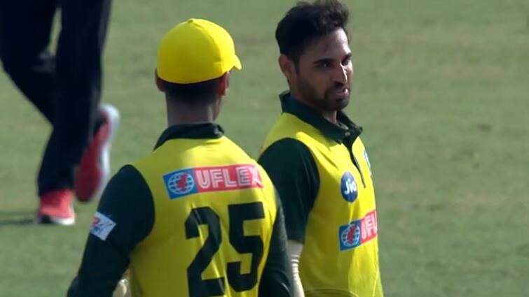 Bhuvneshwar Kumar Dangerous Bowling In UP T20 League Batsmen Trembled Here Know Latest Sports News UP T20 League: 4 ओवर 1 मेडन और 4 रन... शेर अभी बूढ़ा नहीं हुआ है! यूपी टी20 लीग में छा गए भुवी