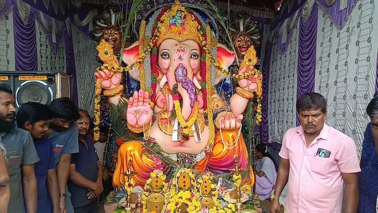 Vinayagar Chaturthi 2024 800 police security duty in Dharmapuri district on the occasion of Chaturthi festival - TNN Vinayagar Chaturthi: இன்று சதுர்த்தி விழா கொண்டாட்டம் - தருமபுரி மாவட்டத்தில் 800 போலீசார் பாதுகாப்பு பணியில்