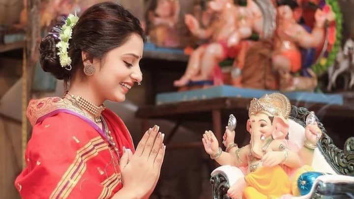 Ganesh Chaturthi is a time of celebration, tradition, and of course, looking your best. Here are a few simple and effective tips to style your hair this Ganesh Chaturthi.