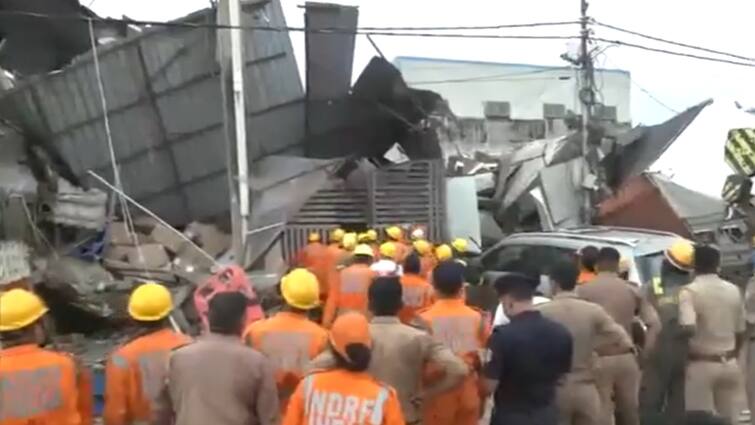 Lucknow: A building collapsed in Transport Nagar under the Sarojini Nagar police station area.