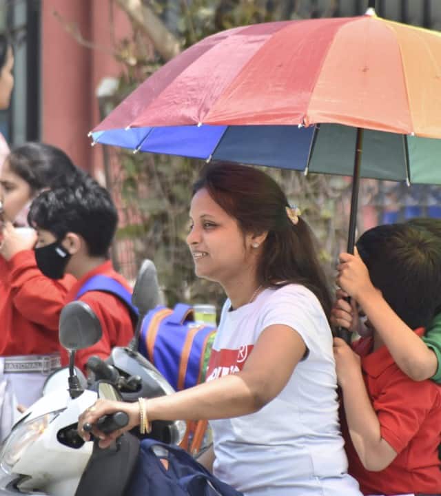 सी3एस की उप निदेशक सामंथा बर्गीस ने कहा, '2024 के पिछले तीन महीनों के दौरान, दुनिया ने सबसे गर्म जून और अगस्त, सबसे गर्म दिन और रिकॉर्ड पर सबसे गर्म ग्रीष्मकाल का अनुभव किया है. रिकॉर्ड तापमान की यह श्रृंखला 2024 के रिकॉर्ड पर सबसे गर्म वर्ष होने की आशंका को बढ़ा रही है.'