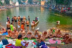 उन्होंने बताया कि किसी भी आकस्मिक स्थिति से निपटने के लिए QRT TEAM की व्यवस्था की गई है. साथ ही तीर्थयात्रियों एवं पुलिस बल के लिए 60 आवासन स्थलों के परिसर की सफाई के लिए 02-02 मजदूर दिया गया है. जिससे सफाई करायी जाएगी