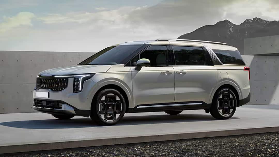 Newly Updated Kia Carnival Sold Out in Just 20 Days Check Complete Details New Kia Carnival Sales: ఆకాశాన్నంటే ధర - అయినా అవుట్ ఆఫ్ స్టాక్ - మార్కెట్లో ఈ కియా కారుకు సూపర్ డిమాండ్‌!