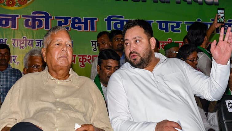 Court will cognizance of RJD leader Lalu Prasad Yadav and Tejaswi Yadav Land for Job Scam Land for Job Scam: लालू-तेजस्वी की बढ़ सकती हैं मुश्किलें! 13 सितंबर को आरोपपत्र पर अदालत लेगी संज्ञान