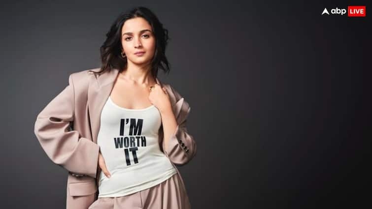 Alia Bhatt scolds paparazzi for entering into building बिल्डिंग के अंदर तक पीछा करने पर Alia Bhatt ने लगाई पैपराजी को डांट, बोलीं- ये प्राइवेट स्पेस है