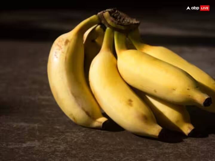 કેળું - હિંદુ ધર્મમાં કોઈપણ પૂજામાં તમામ દેવી-દેવતાઓને કેળા ચઢાવવામાં આવે છે. ભગવાન શ્રી ગણેશને પણ કેળા ખૂબ જ પસંદ છે, એવું માનવામાં આવે છે કે તે તેનાથી પ્રસન્ન થાય છે અને તેમને સુખ-સમૃદ્ધિનો આશીર્વાદ આપે છે.