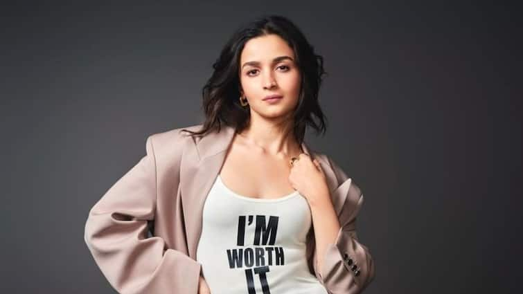 Alia Bhatt gets annoyed with Paparazzis as they enter to the private area of building entertainment news Alia Bhatt: 'কী করছেন আপনারা?' পাপারাৎজিদের ওপর হঠাৎ চটলেন আলিয়া, ভাইরাল ভিডিও