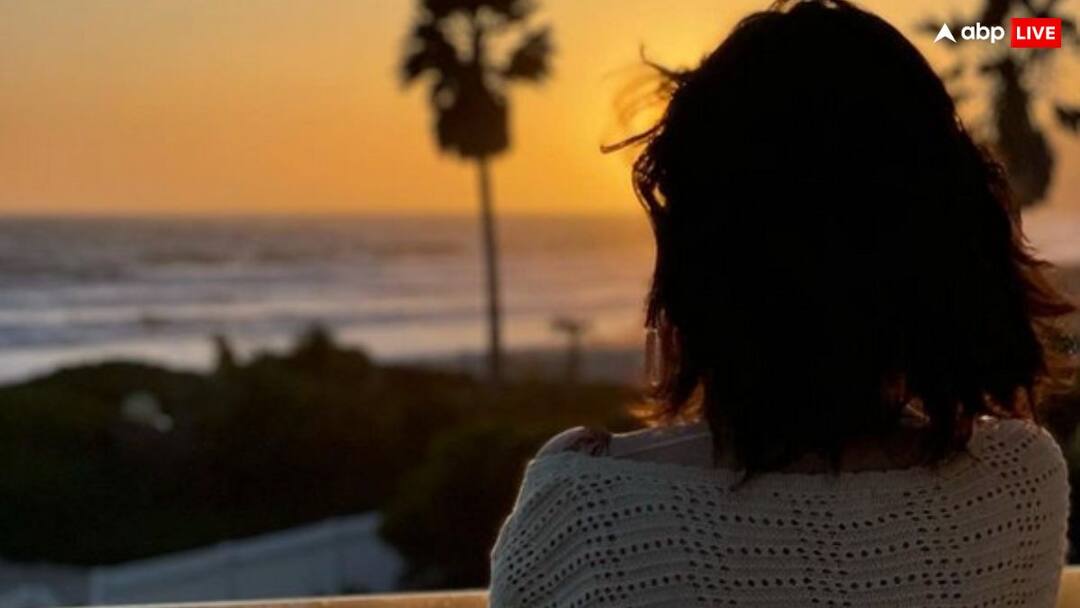 Selena Gomez net worth Rs 10000 cr richer than shah rukh khan actress struggle days money कभी गैस खरीदने के भी नहीं थे पैसे, फिर बनाई 10000 करोड़ की प्रॉपर्टी, शाहरुख खान से भी अमीर है ये एक्ट्रेस