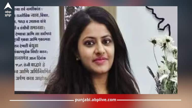 Pooja Khedkar News: centre govt discharges puja khedkar from ias with immediate effect details inside Pooja Khedkar News: ਪਾਪਾ ਦੀ ਪਰੀ ਨੇ IAS ਬਣਨ ਲਈ ਲਗਾਏ ਸੀ ਇੰਨੇ ਜੁਗਾੜ, ਫੁਕਰਪੰਥੀ ਨੇ ਕੀਤਾ ਬੋਰੀਆ-ਬਿਸਤਰਾ ਗੋਲ, ਕੇਂਦਰ ਸਰਕਾਰ ਨੇ ਕੀਤਾ ਬਰਖਾਸਤ