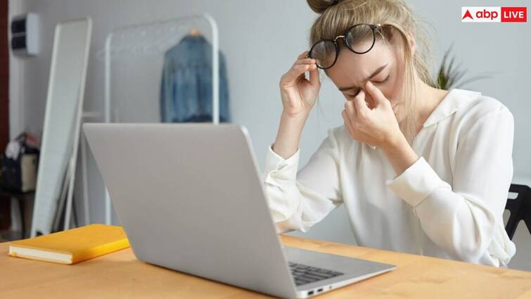 Can constant eye strain cause blindness read full article in hindi आंखों के आसपास लगातार हो रहा दर्द तो हो जाएं सावधान, अंधे हो सकते हैं आप