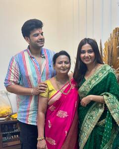 बॉयफ्रेंड करण कुंद्रा संग बप्पा को घर लाईं तेजस्वी प्रकाश, बेटियों संग गणपति की भक्ति में लीन दिखे गुरमीत-देबिना