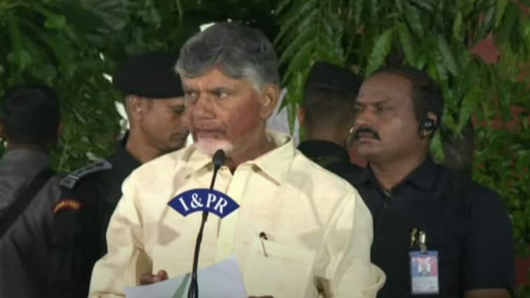 AP Cm chandrababu alert message about flash floods Chandrababu: ఫ్లాష్ ఫ్లడ్స్ వచ్చే అవకాశముంది, అలర్ట్ గా ఉండాలి - చంద్రబాబు కీలక సూచనలు