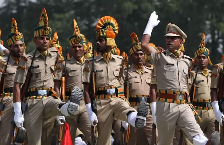 Recruitment process for more than 4000 constable posts in jammu and Kashmir state has started Recruitment 2024: शिक्षण फक्त 12 वी पास, पगार मात्र 60000, सरकारी नोकरीची मोठी संधी, 4000 पदांसाठी भरती सुरु