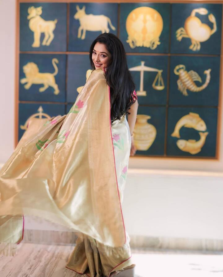 इसका खुलासा खुद एक्ट्रेस ने ही मैशेबल इंडिया को दिए एक इंटरव्यू में किया था. उन्होंने बताया था कि जब करियर की शुरुआत कर रही थी तो उन्हें एक नाटक मिला था. जिसके लिए उनको 50 रुपए मिले थे.