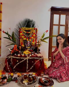 Ganesh Chaturthi 2024: బాలీవుడ్ సెలబ్రిటీల ఇళ్లలో గణేష్ వేడుకలు- ఎంత ఘనంగా జరిగాయో చూశారా!