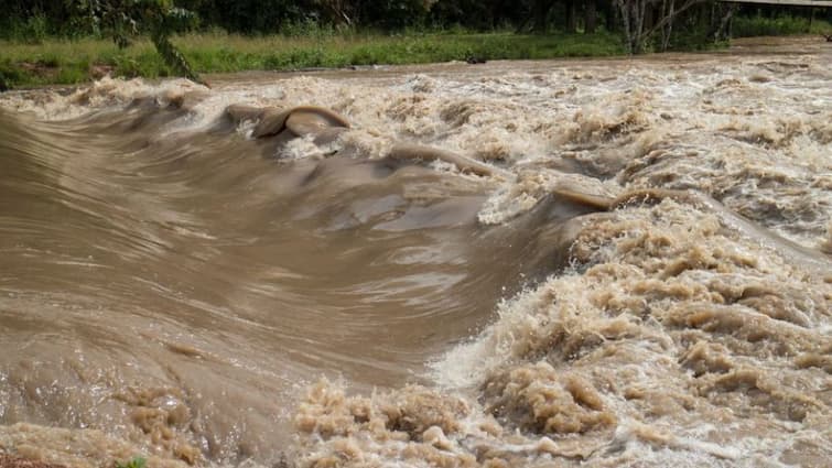 weather update Danger of flash floods in three districts of Himachal advice from the administration to be vigilant Weather Update: ਤਿੰਨ ਜ਼ਿਲ੍ਹਿਆਂ ਵਿਚ ਅਚਾਨਕ ਹੜ੍ਹ ਆਉਣ ਦਾ ਖ਼ਤਰਾ, ਪ੍ਰਸ਼ਾਸਨ ਵੱਲੋਂ ਚੌਕਸ ਰਹਿਣ ਦੀ ਸਲਾਹ