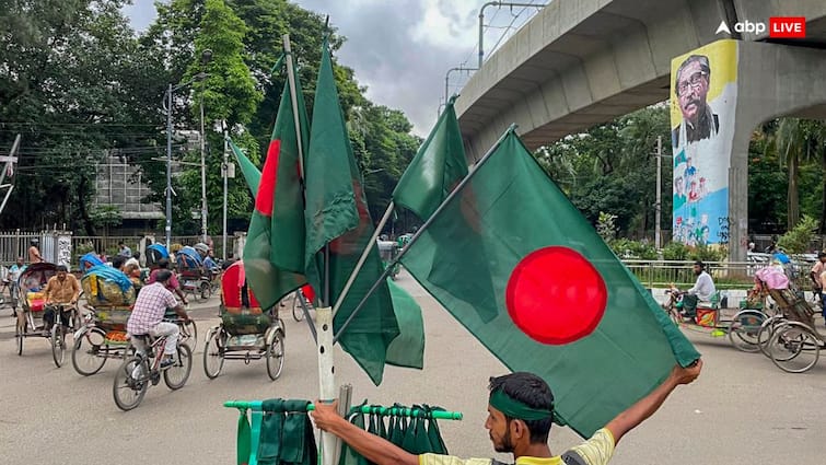 Muhammad Yunus Bangladesh National Anthem Plan Khalid Hussain Target Killing Hindus Bangladesh Crisis: अब बांग्लादेश के राष्ट्रगान को बदलने का है मो युनुस का प्लान? सलाहकार का आया बयान, हिंदुओं की टारगेट किलिंग पर भी बोले