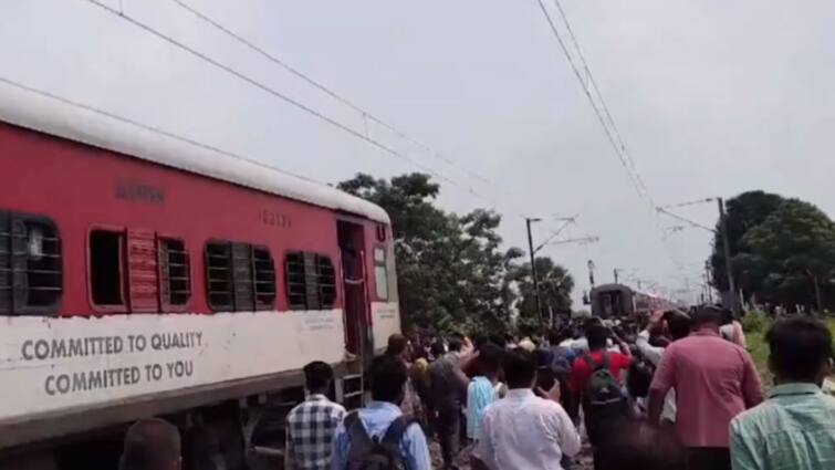 Bihar Passenger train halted in due to decoupling of bogies indian railways reply Video: ஓடும் ரயிலில் திடீரென பிரிந்த ரயில் பெட்டிகள்.! உள்ளே இருந்த பயணிகள் அதிர்ச்சி..!
