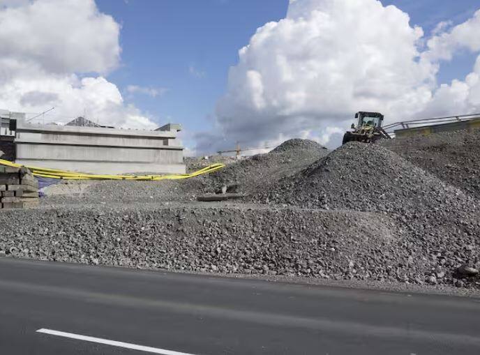 ਇਸ ਜ਼ਿਲ੍ਹੇ ਵਿੱਚ ਸਥਿਤ ਸੀਮਿੰਟ ਉਦਯੋਗ ਦੀ ਖੁਸ਼ਹਾਲੀ ਤੇ ਵਿਕਾਸ ਨੇ ਇਸਨੂੰ ਭਾਰਤ ਵਿੱਚ ਸੀਮਿੰਟ ਉਤਪਾਦਨ ਦਾ ਇੱਕ ਪ੍ਰਮੁੱਖ ਕੇਂਦਰ ਬਣਾ ਦਿੱਤਾ ਹੈ।