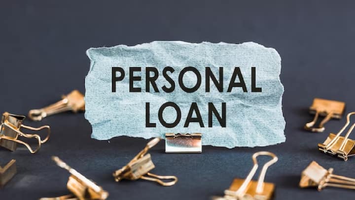 Personal Loan: पर्सनल लोन लेने के बारे में सोच रहे हैं तो कुछ जरूरी बातों का ध्यान रखना आवश्यक है. इससे बाद में आपको परेशानी का सामना नहीं करना पड़ेगा. जानते हैं इस बारे में.