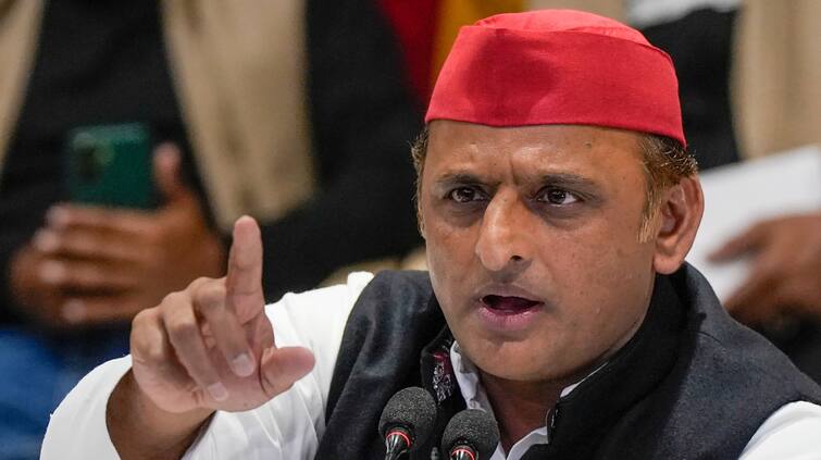 UP Politics Why Akhilesh Yadav not cracking down on 7 rebel MLAs ann UP Politics: बागी विधायकों पर चाबुक क्यों नहीं चला रहे अखिलेश यादव? सपा चीफ के मन में अब भी है ये सवाल