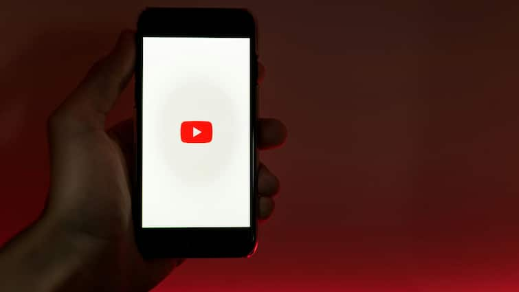 How To Play YouTube Video Songs In Background Without Purchasing Premium Subscription Plans Hack Guide Android iOS Want To Play YouTube Videos In Background Without Purchasing Premium Subscription? Here's A Hack